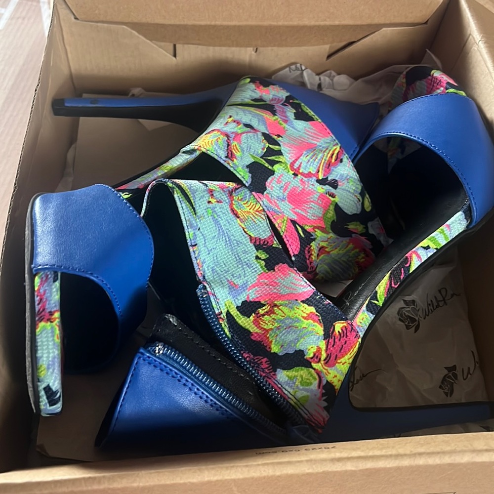 Wild rose heels